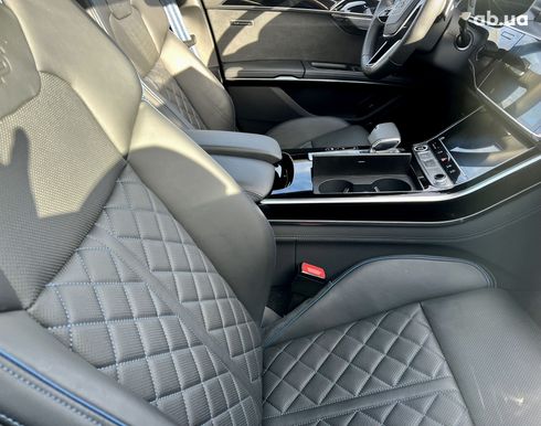 Audi A8 2023 - фото 17