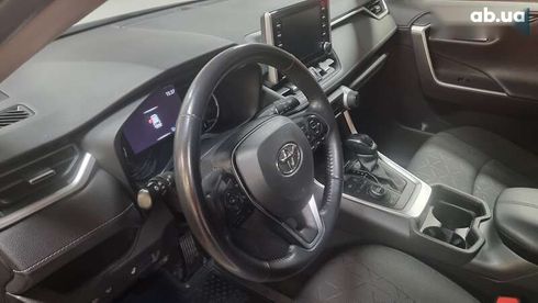 Toyota RAV4 2020 - фото 11