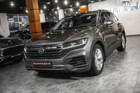 Volkswagen Touareg 2019 - фото 19