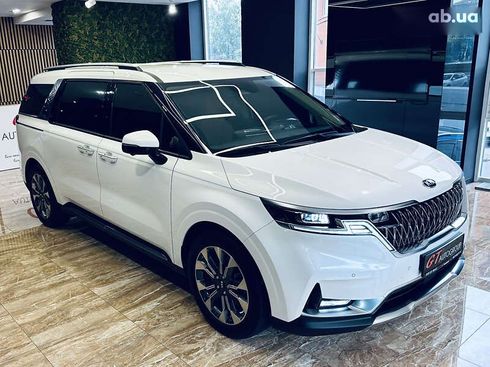 Kia Carnival 2021 - фото 4
