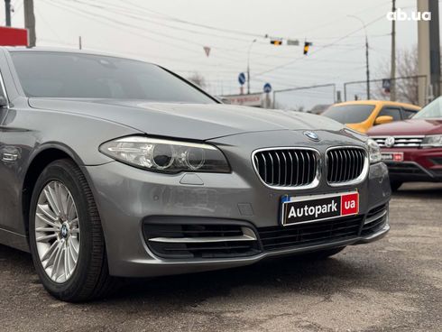 BMW 5 серия 2015 серый - фото 5