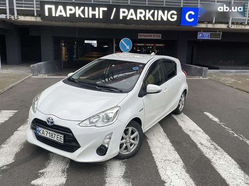 Toyota Aqua 2015 - фото 2