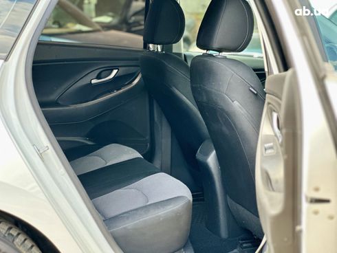Hyundai i30 2017 белый - фото 17