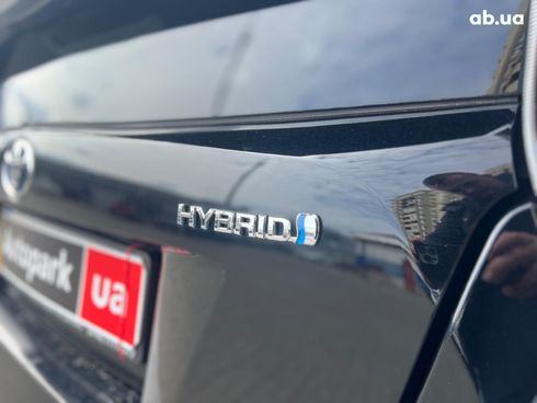 Toyota Prius 2016 черный - фото 17