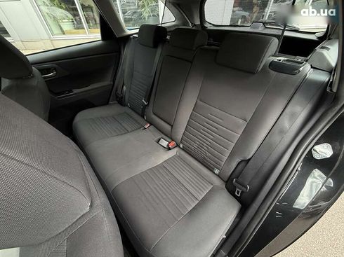 Toyota Auris 2018 - фото 21