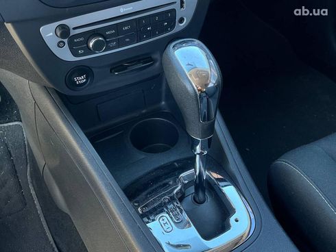 Renault Megane 2016 белый - фото 21