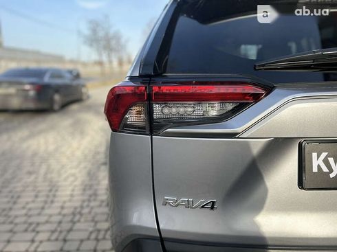 Toyota RAV4 2020 - фото 18