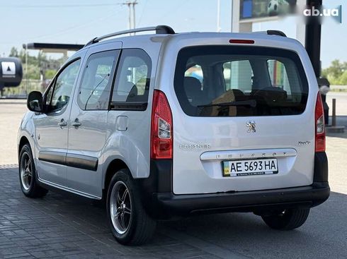 Peugeot Partner 2012 - фото 13
