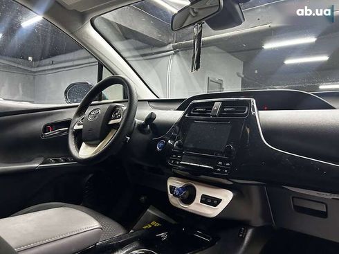 Toyota Prius 2018 - фото 16