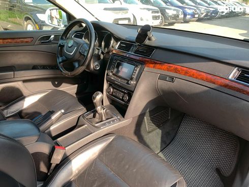 Skoda Superb 2011 белый - фото 32