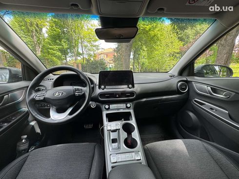Hyundai Kona Electric 2020 серый - фото 12