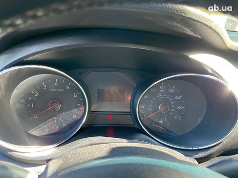 Kia Sedona 2016 бежевый - фото 26