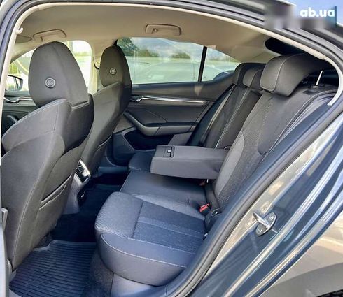 Skoda Octavia 2023 - фото 28