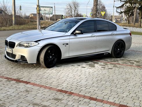 BMW 5 серия 2011 серебристый - фото 11