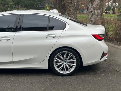BMW 3 серия 2019 белый - фото 11