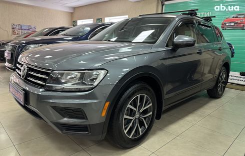 Volkswagen Tiguan 2018 серый - фото 9