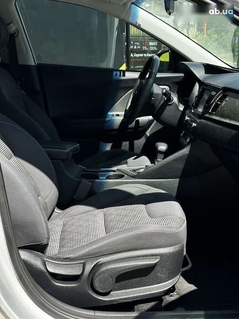 Kia Niro 2017 - фото 19