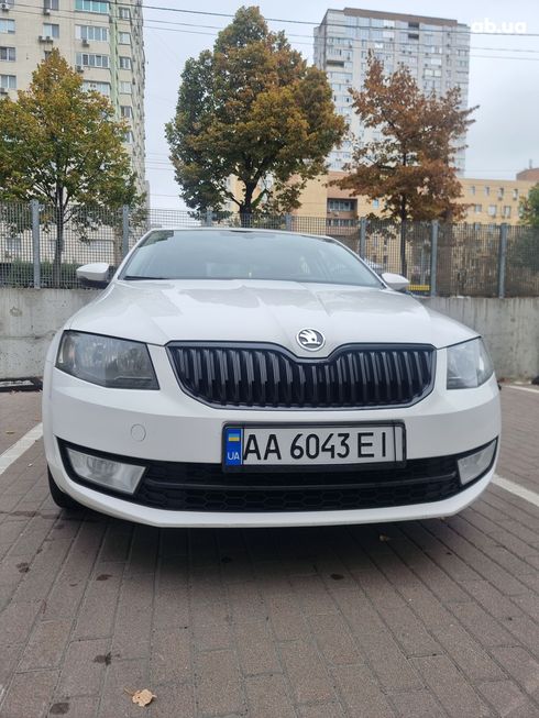 Skoda Octavia 2013 белый - фото 7