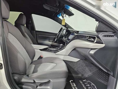 Toyota Camry 2017 - фото 19