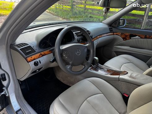 Mercedes-Benz E-Класс 2004 серый - фото 24