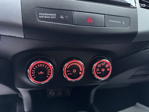 Mitsubishi Outlander XL 2011 черный - фото 22