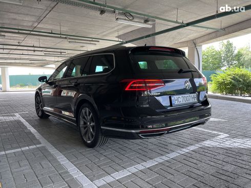 Volkswagen Passat Variant 2018 черный - фото 14