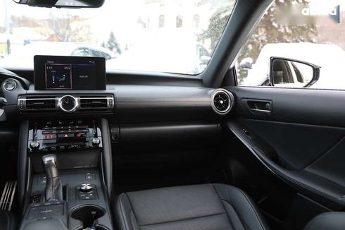 Lexus IS 2021 - фото 14