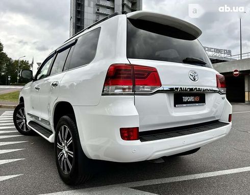 Toyota Land Cruiser 2019 - фото 10