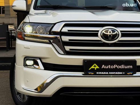 Toyota Land Cruiser 2017 - фото 11