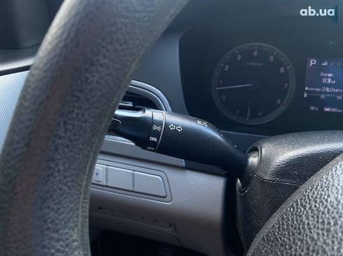 Hyundai Sonata 2017 - фото 30
