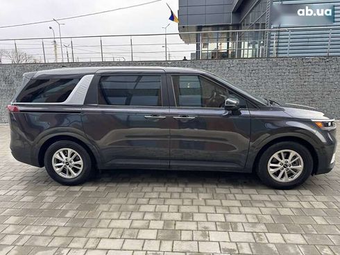 Kia Carnival 2023 - фото 5