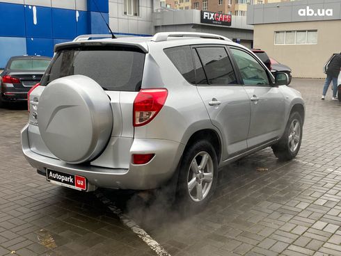 Toyota RAV4 2007 серый - фото 5