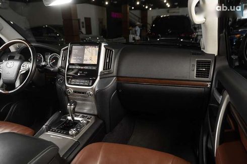 Toyota Land Cruiser 2018 - фото 6