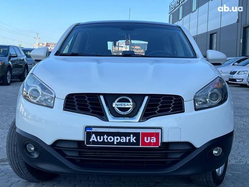 Nissan Qashqai 2010 белый - фото 2