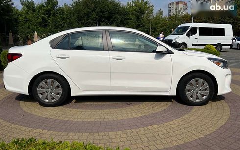 Kia Rio 2018 - фото 8