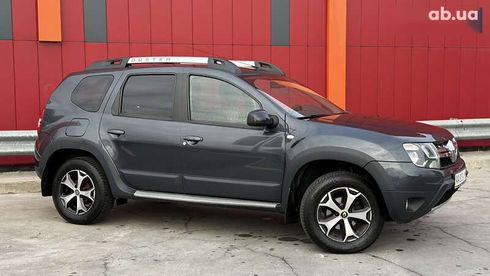 Renault Duster 2017 - фото 10