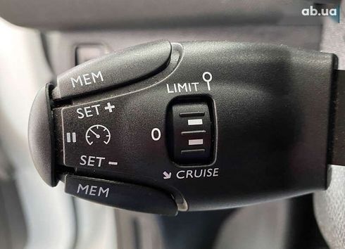 Peugeot 308 2019 - фото 18