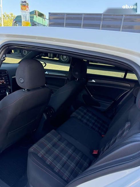 Volkswagen Golf GTI 2020 - фото 17