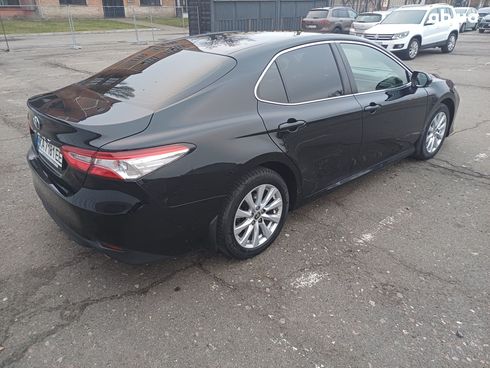 Toyota Camry 2020 черный - фото 6