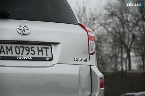 Toyota RAV4 2010 - фото 11