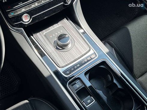 Jaguar XF 2019 - фото 19
