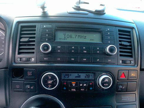 Volkswagen Multivan 2007 серый - фото 22