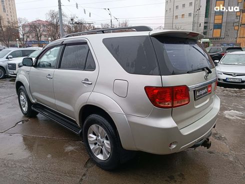 Toyota Fortuner 2006 серый - фото 5