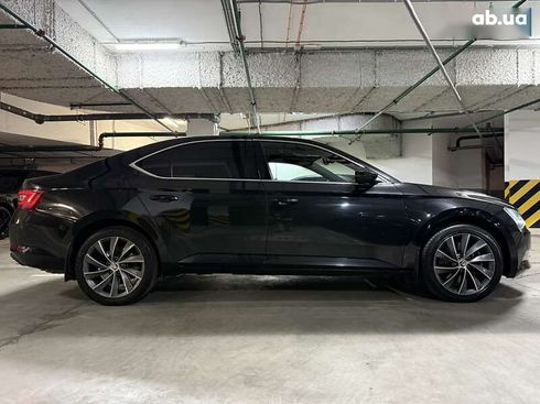 Skoda Superb 2018 - фото 13