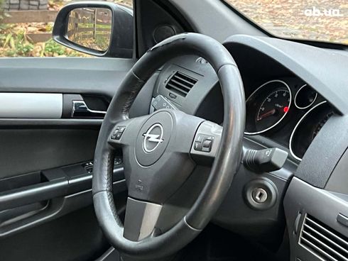 Opel Astra 2006 черный - фото 20