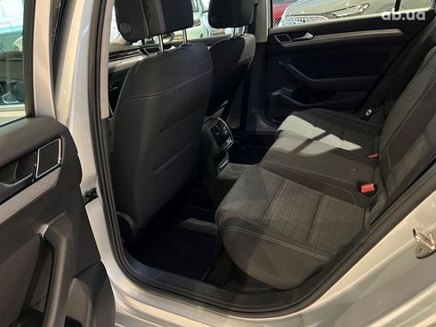 Volkswagen Passat 2019 - фото 17