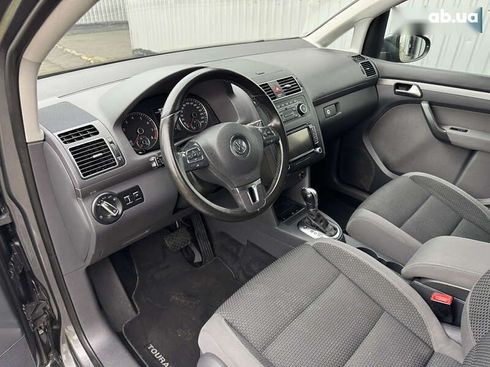Volkswagen Touran 2011 - фото 13