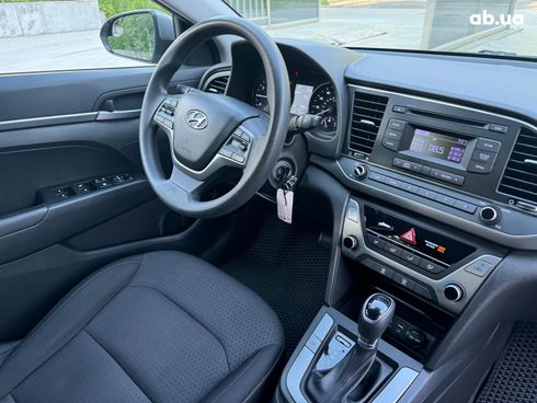 Hyundai Elantra 2018 серый - фото 26