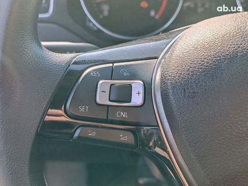 Volkswagen Jetta 2017 серый - фото 26