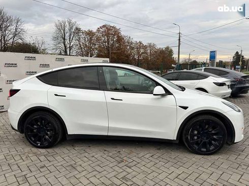 Tesla Model Y 2022 - фото 8